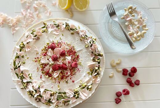 Citronový cheesecake s ořechy