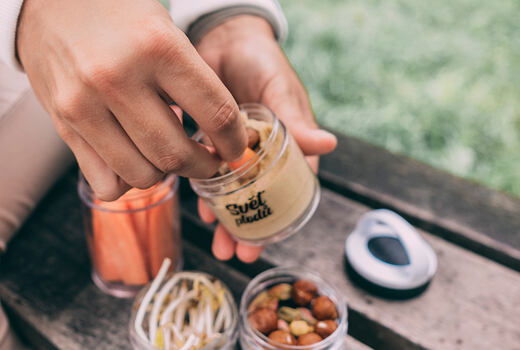 Zdravá svačinová krabička: co do ní dát, aby zasytila a chutnala