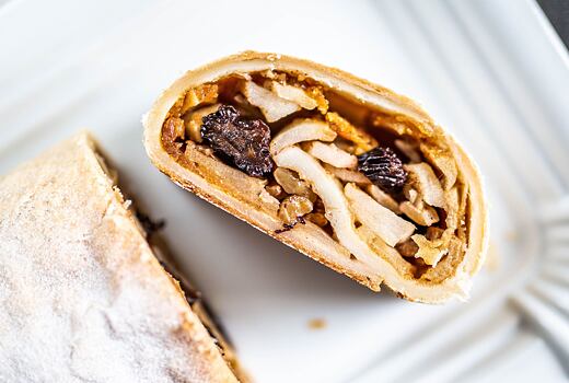 Jablečný štrúdl s ořechy