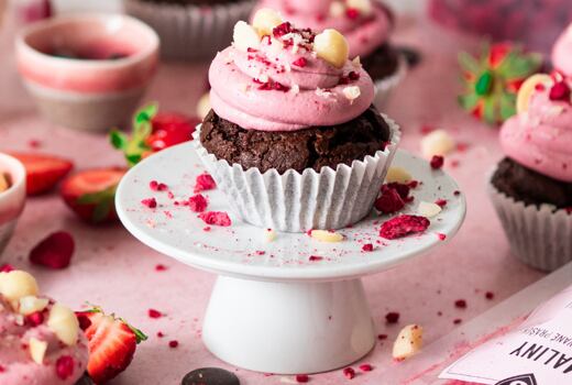 Brownies cupcakes s malinovým krémom