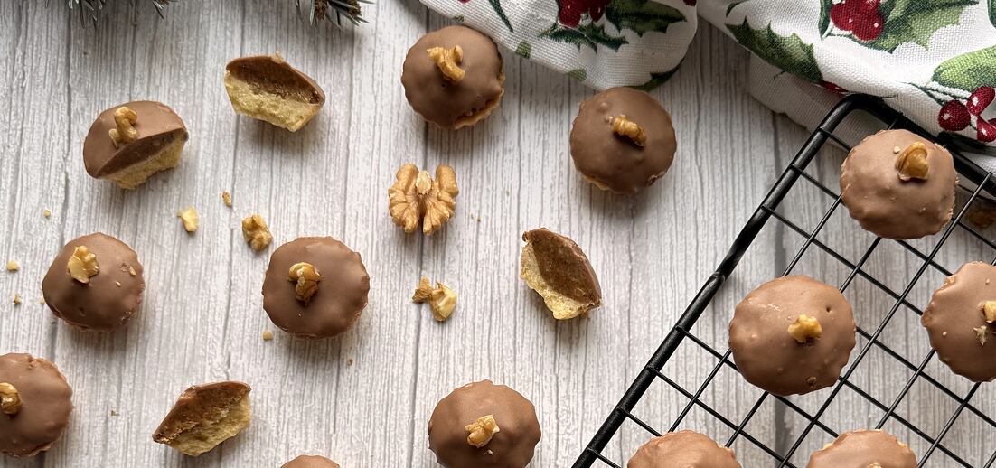 Košíčky s vlašskými ořechy a karamelem