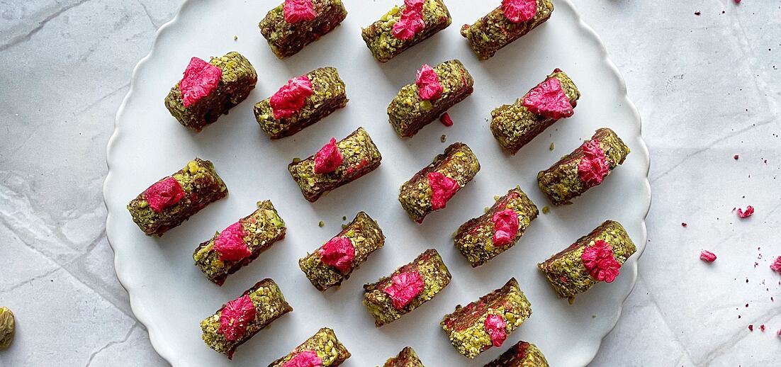 Malinovo-pistáciové řezy