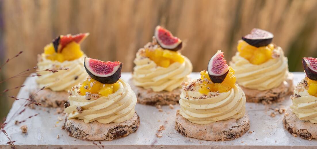 Sněhová datlová hnízda s mangem