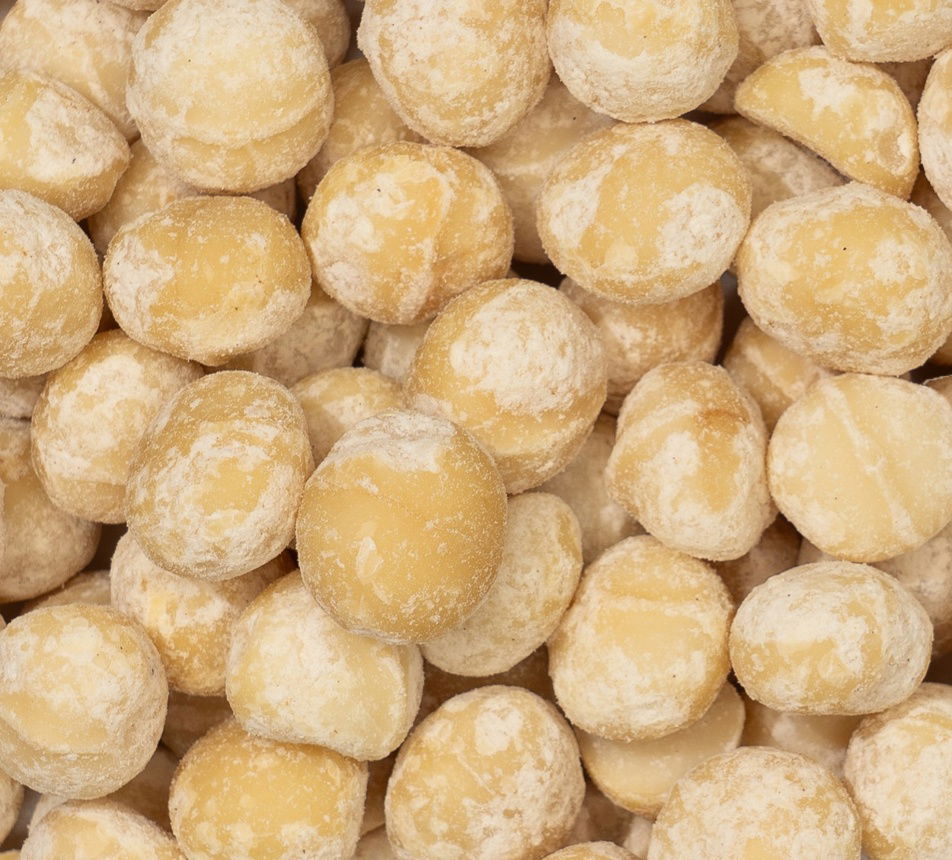 Makadamové ořechy na sucho pražené solené plný